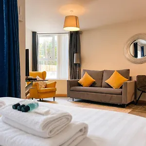Broc House Apart-hotel
