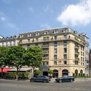 Barrière Fouquet's Hotel