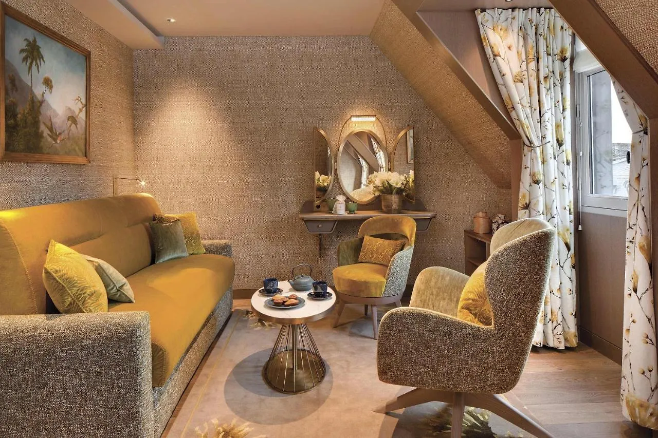 La Demeure Montaigne Hotel Paris 5*,