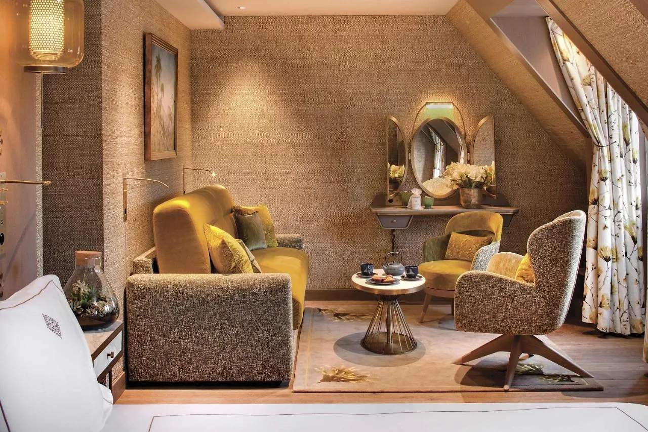 La Demeure Montaigne Hotel Paris