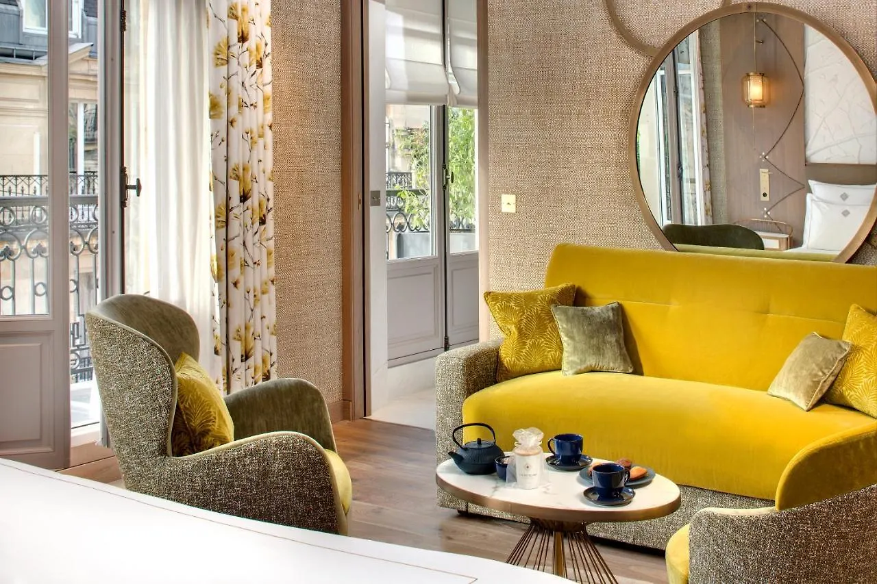 *****  La Demeure Montaigne Hotel Paris France