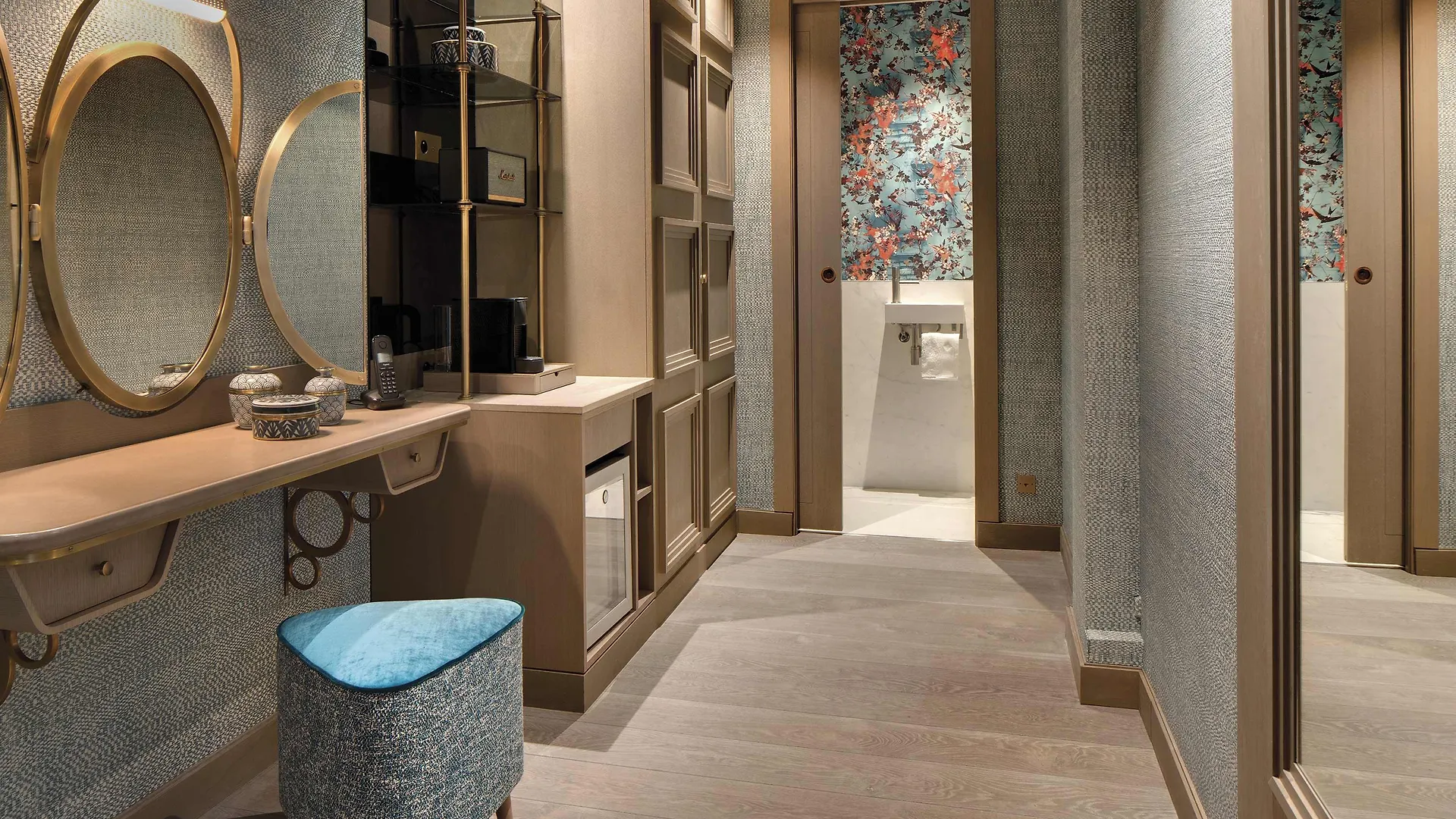 La Demeure Montaigne Hotel Paris