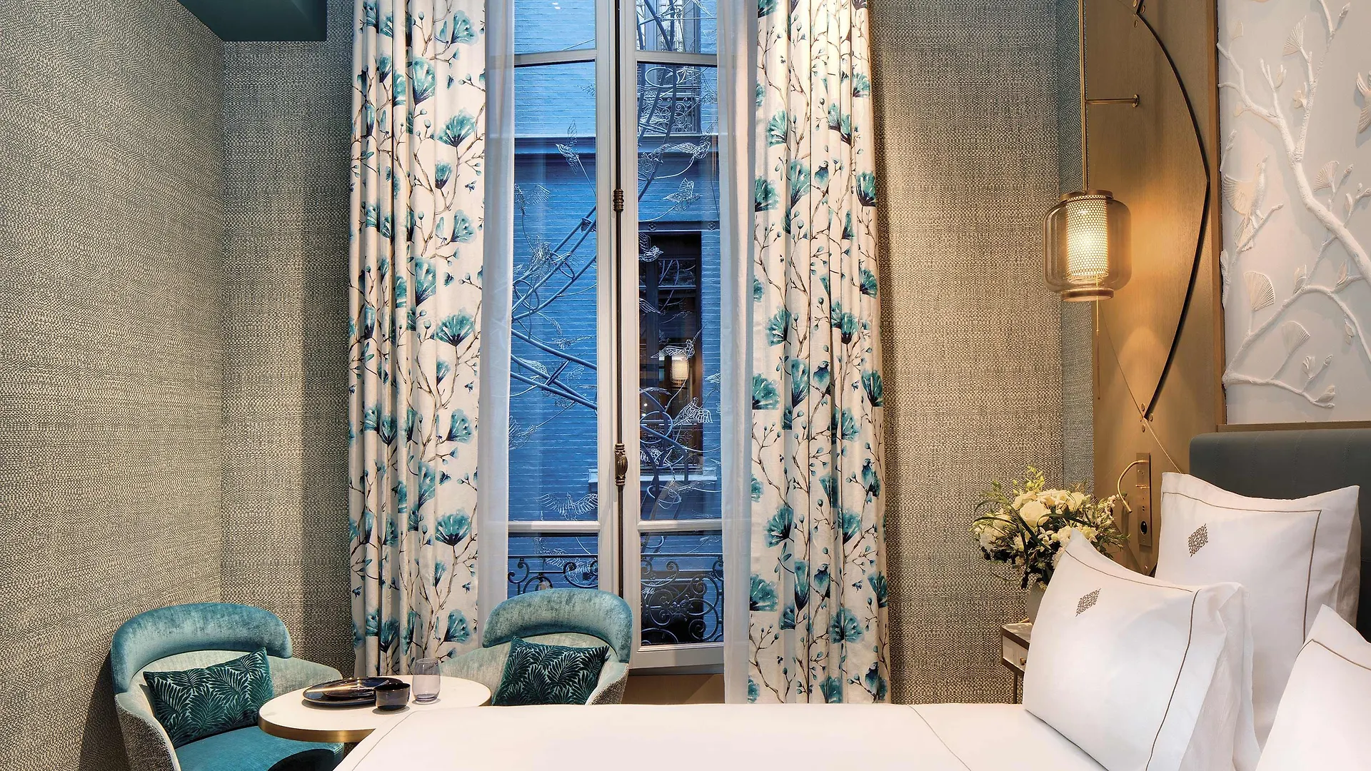 *****  La Demeure Montaigne Hotel Paris France