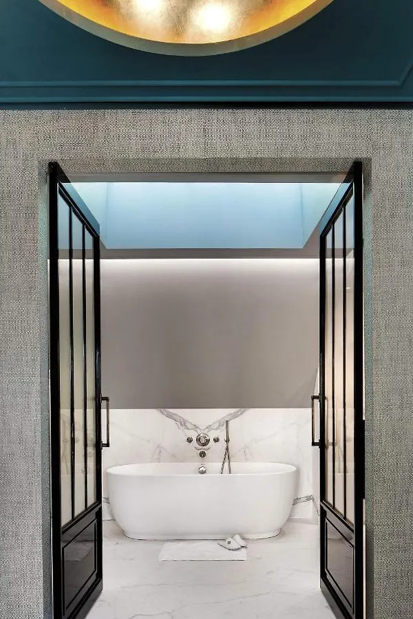 *****  Hotel La Demeure Montaigne Parigi Francia