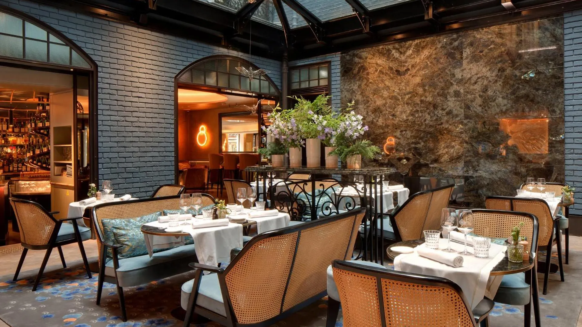 Hotel La Demeure Montaigne Parigi