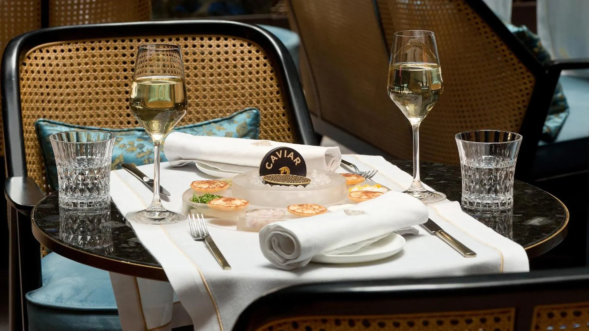Hotel La Demeure Montaigne Parigi 5*,