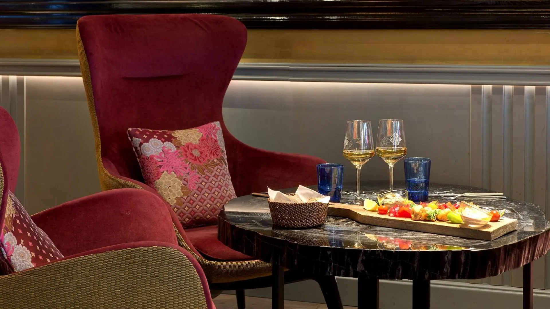 Hotel La Demeure Montaigne Parigi Francia