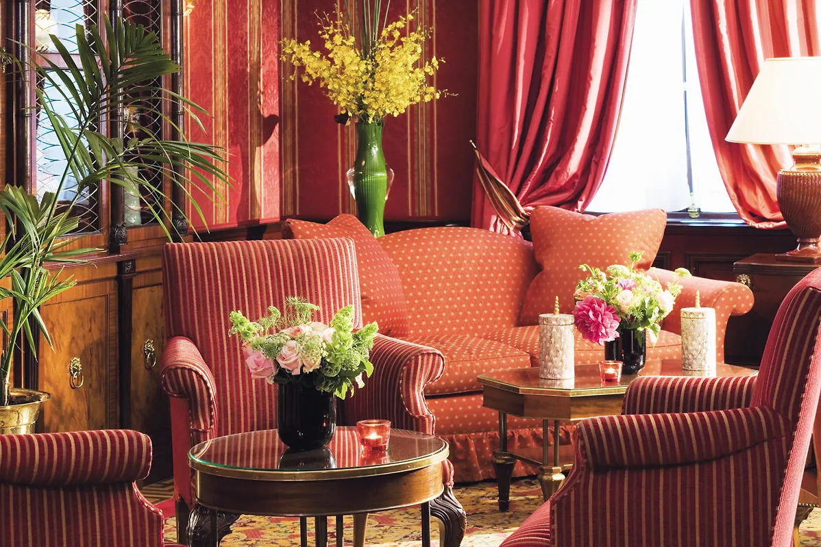 Hotel La Demeure Montaigne Parigi 5*,  Francia